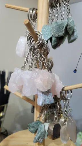 [CRISTAIS-12] Chaveiro em pedra